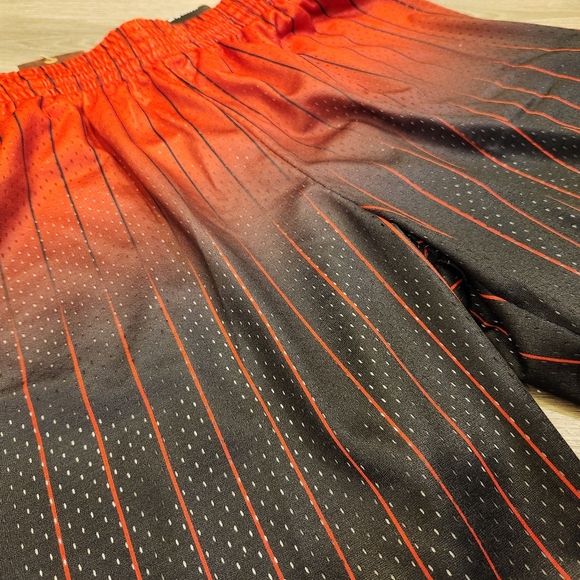 Mitchell & Ness Chicago Bulls Shorts NBA Red Black Pinstripe Mens Size Large - Picture 4 of 6